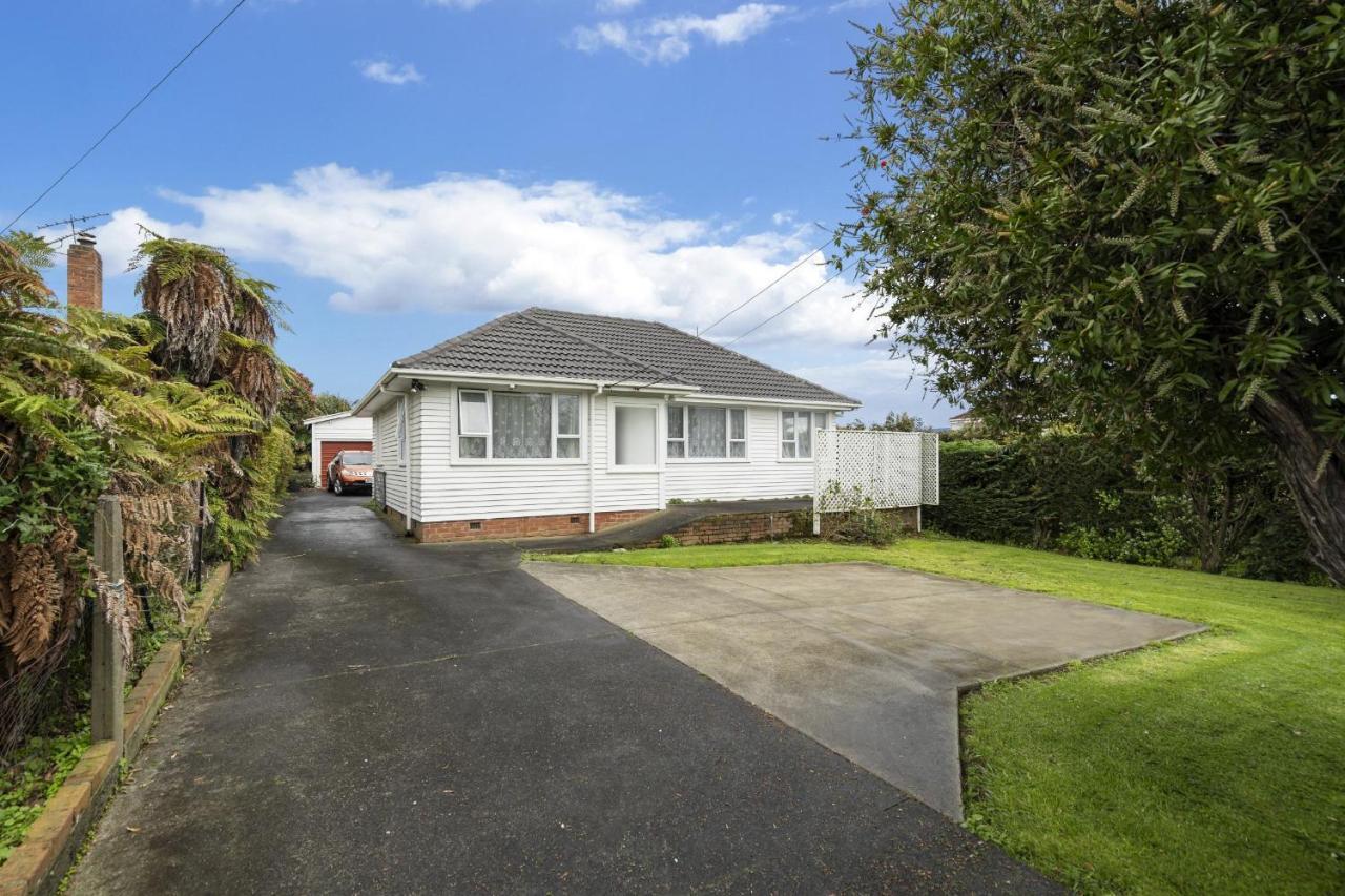 Entire House In Mt Wellington, Central Auckland Exterior photo